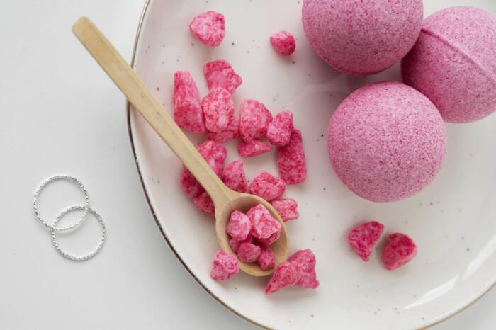 Atelier fabrication de boule de bain effervescente